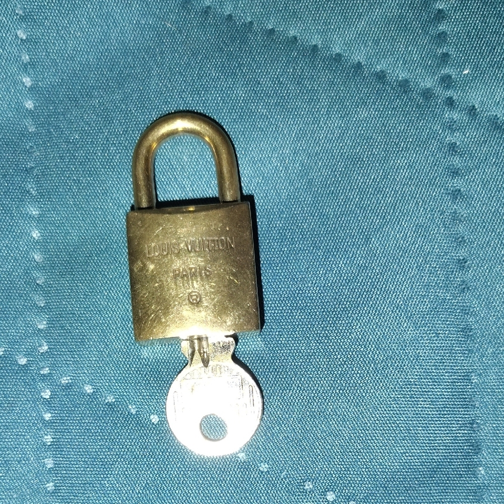Very Rare Two Tone Lock And Key #204 Brass Padlock with Key - Picture 2 of 4